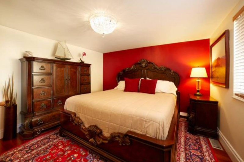 King bedroom 3