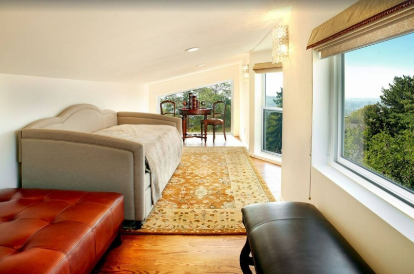 Queen bedroom 3